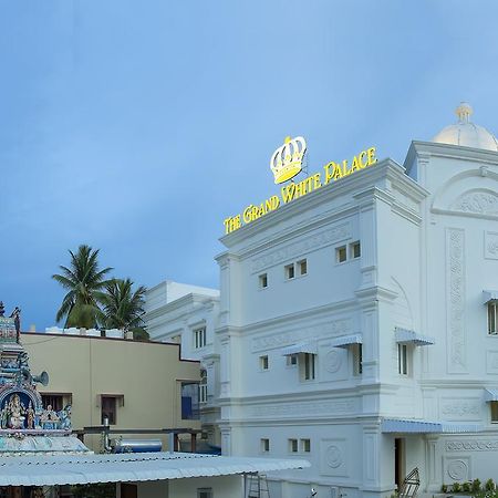 马伊拉杜图赖 The Grand White Palace酒店 外观 照片